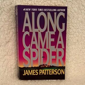 📚 Along Came a Spider by James Patterson📚